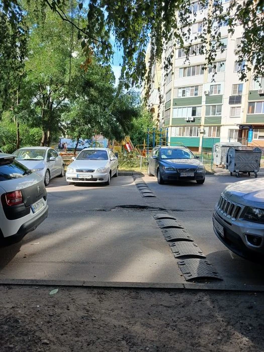 H S2 Продам 3-х ком квартиру  район ТРК Украина