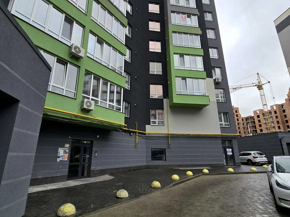 Квартира. Івано-Франківськ, Приозерна вул., (Будинок 33)