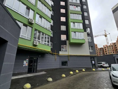 Квартира. Івано-Франківськ, Приозерна вул., (Будинок 33)