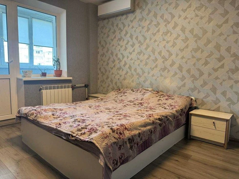 Продаж трикімнатної квартири 78 м., метро Теремки, Магелан