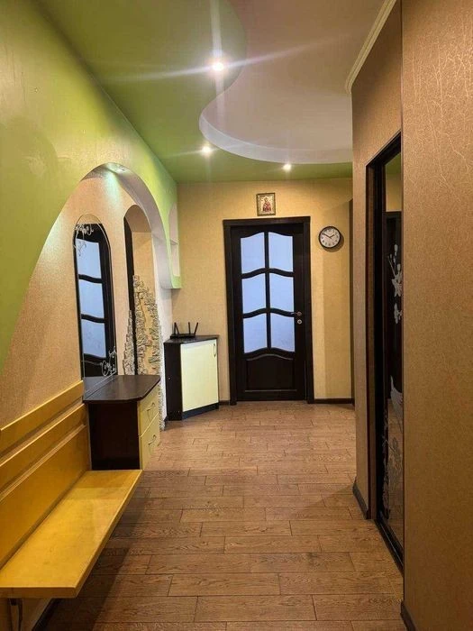 Продаж трикімнатної квартири 78 м., метро Теремки, Магелан