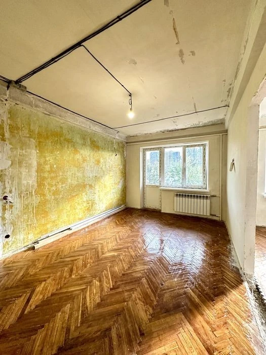БЕЗ КОМІСІЇ! Продам 2-кім. квартиру біля метро Дарниця. ГАЗ!