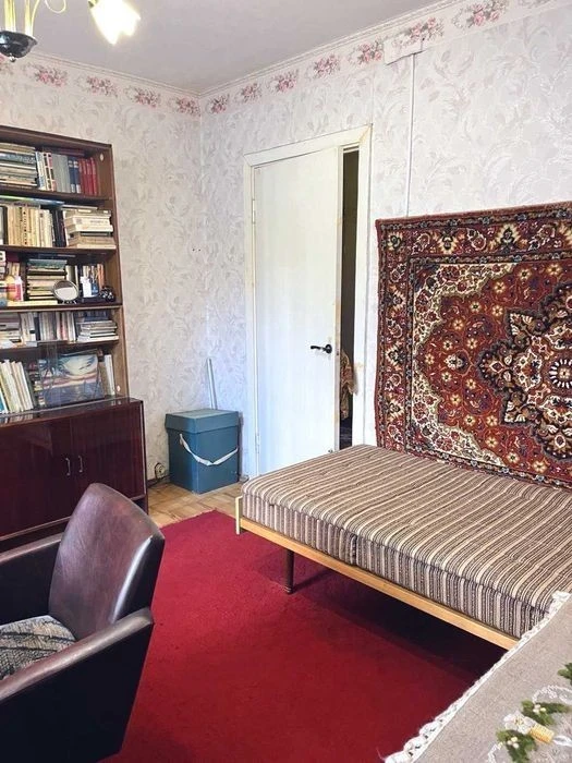 Феодосіївська вул. метро Деміївська