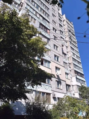Феодосіївська вул. метро Деміївська