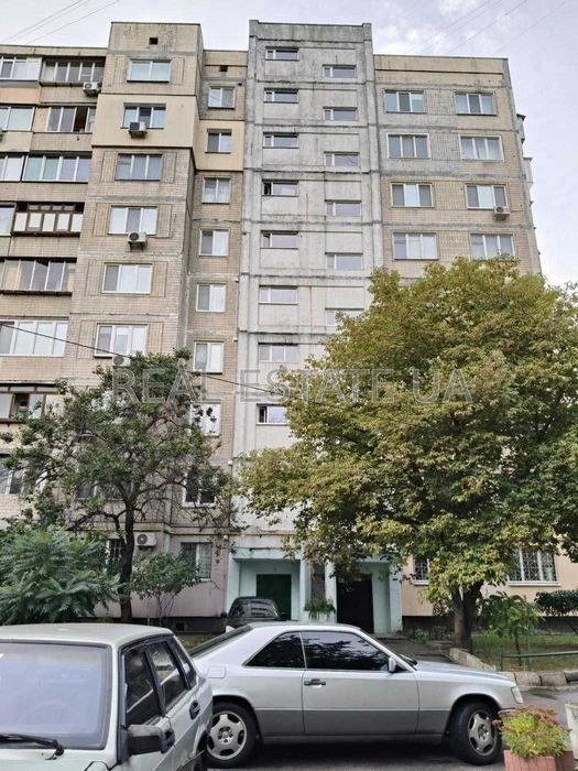 Без комисії. Продаж однокімнатної квартири під ремонт, у піш