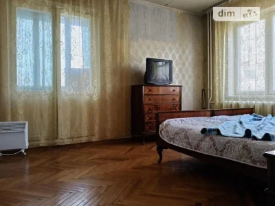 Без комисії. Продаж однокімнатної квартири під ремонт, у піш