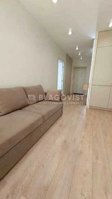 Продаж 1 кімнатна квартира 43м Липківського митрополита 38а,