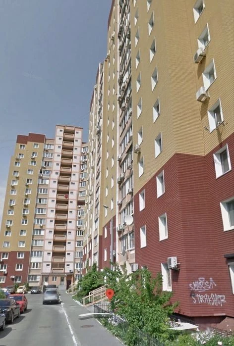 Продаж від власника м. Мінська (3-х квартири Левка Лукʼяненк