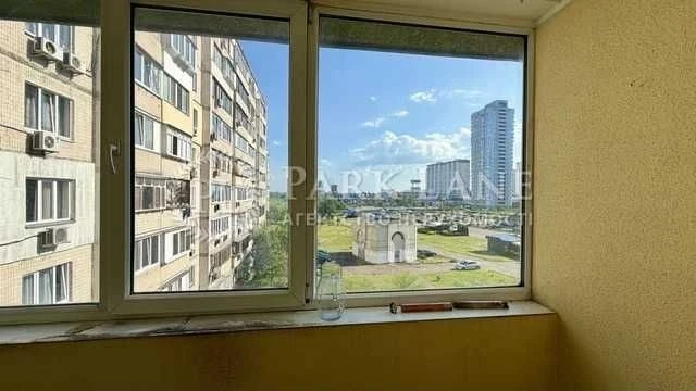 2-кімнатна квартира біля метро Позняки - просп. Петра Григор