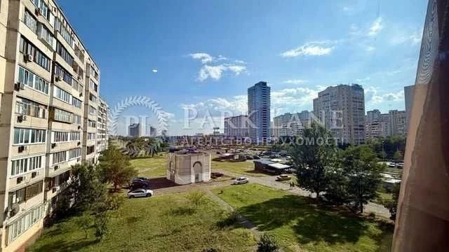 2-кімнатна квартира біля метро Позняки - просп. Петра Григор