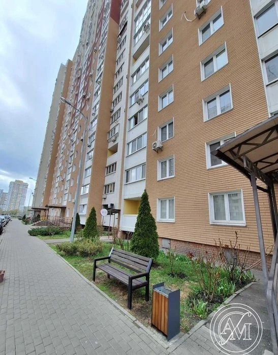 Без %. Продаж 3-х квартири на Здолбунівській, 13.