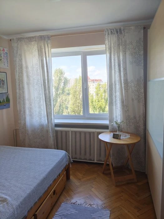 3-к квартира, вул. Малишка, 21Б, між м.Дарниця і м.Чернігівс