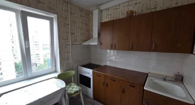 3-кімнатна квартира, вул. Ревуцького, 44. Метро Харківська.