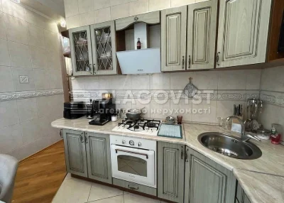Продаж 2К Київ Верховної Ради бульвар 13 сталінка ремонт меб
