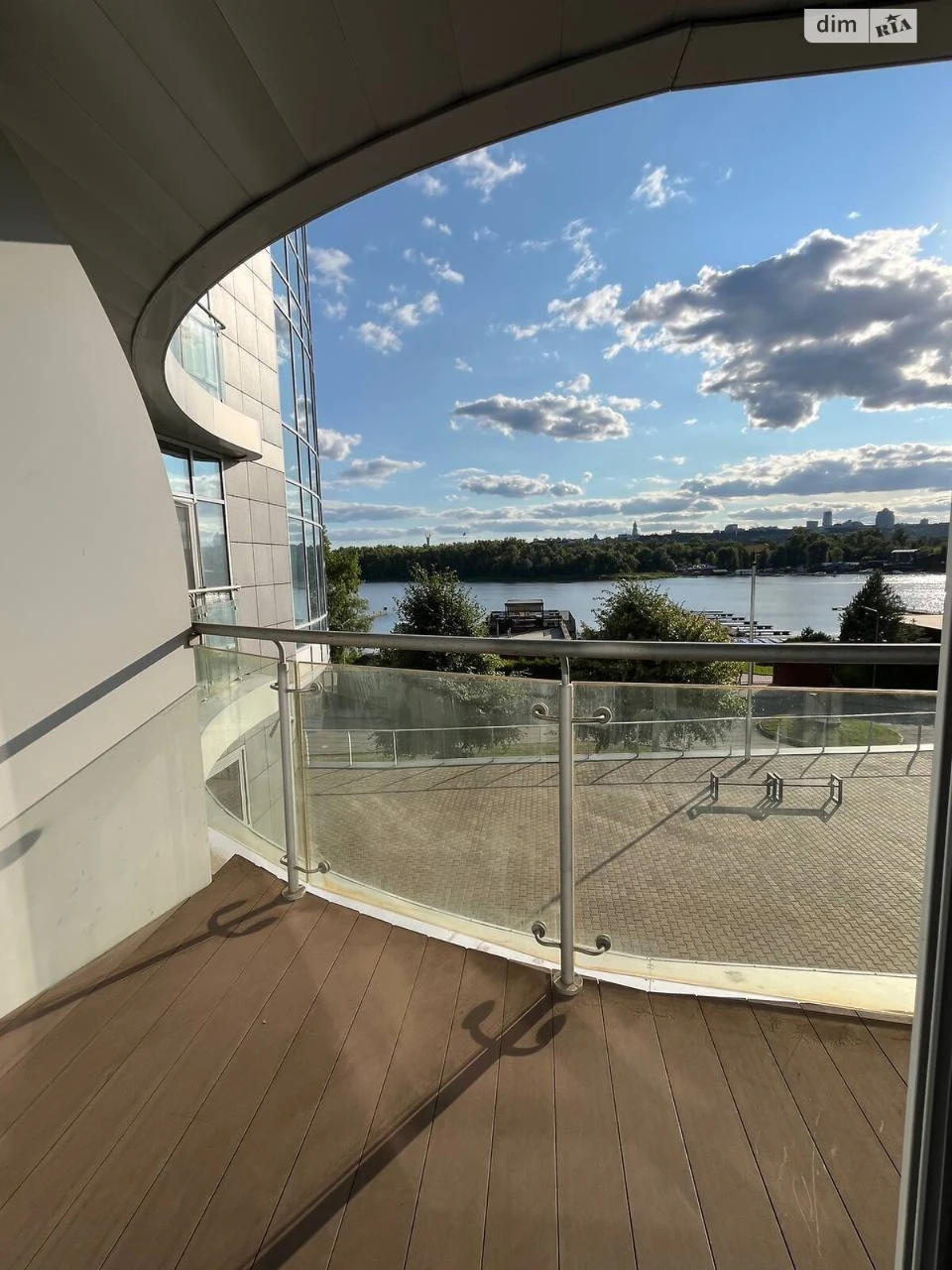 For sale Apartment Livoberezhnyy Massiv