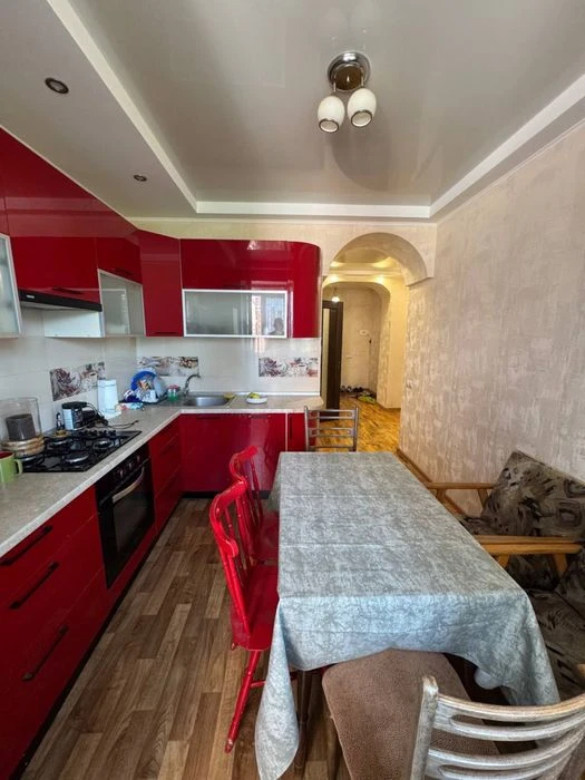Редкая продажа!!Продам уютную и просторную 2-к квартиру в це