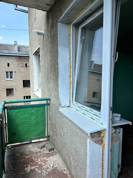 Продається 2-кімнатна квартира під ремонт в центрі міста по