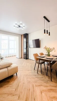 Продам сучасну 2 кім квартиру кухня -вітальня і дві житлові