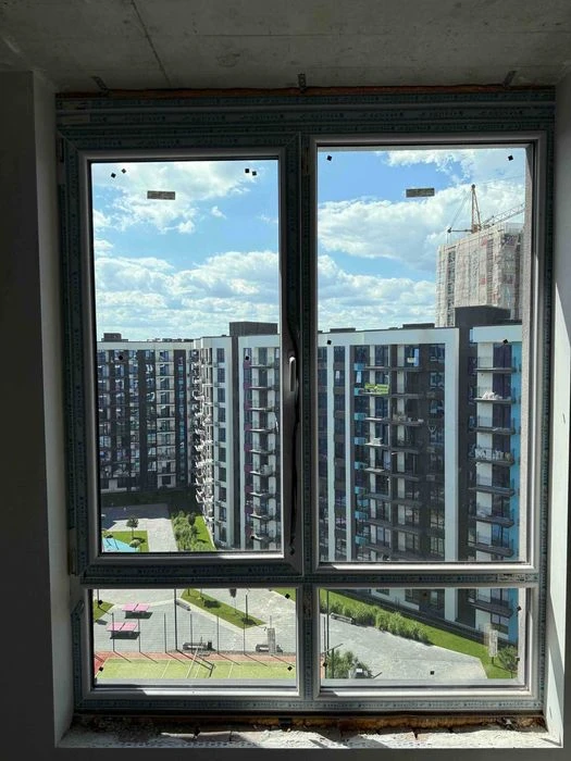 Продається простора 2 кім квартира з балконом в ЖК 
Family P