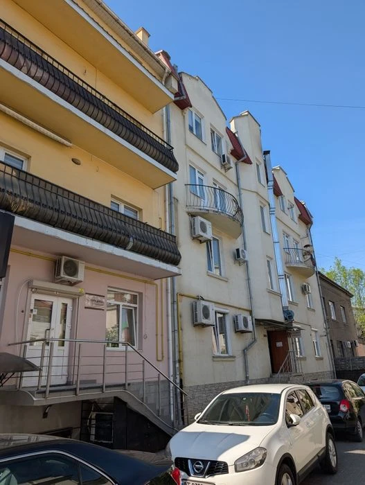 Продаж великої квартири Грюнвальська