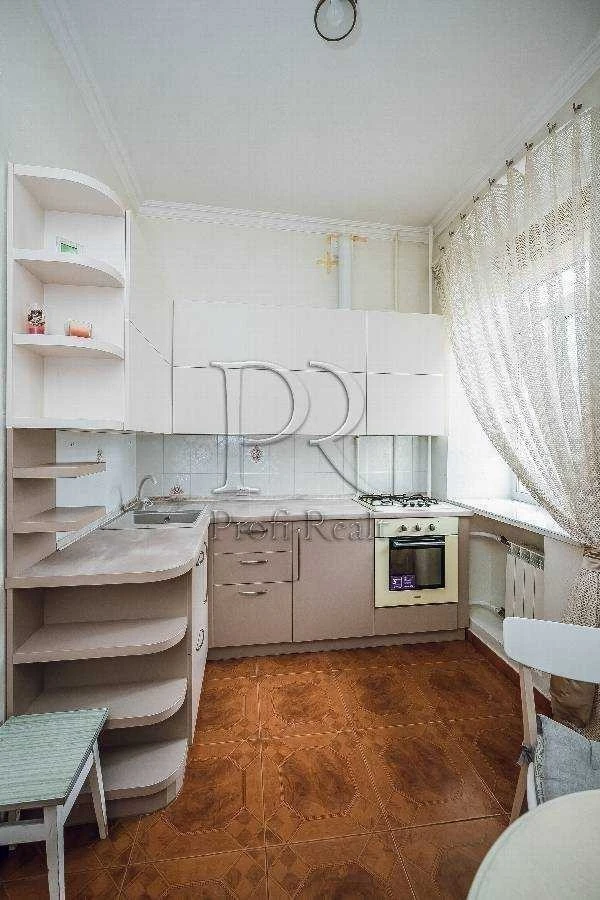 Sale of a 2-room apartment of 55 m², 8 Simona Petlyura St