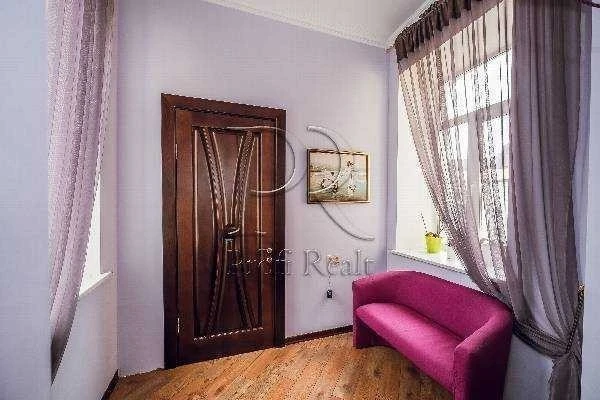 Sale of a 2-room apartment of 55 m², 8 Simona Petlyura St