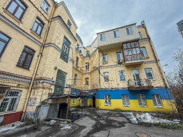 Sale of a 2-room apartment of 55 m², 8 Simona Petlyura St