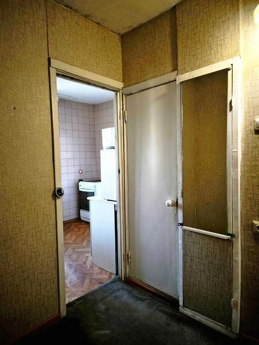 Продаж 1 кімнатної квартири на Позняках, вул. Кошиці 9