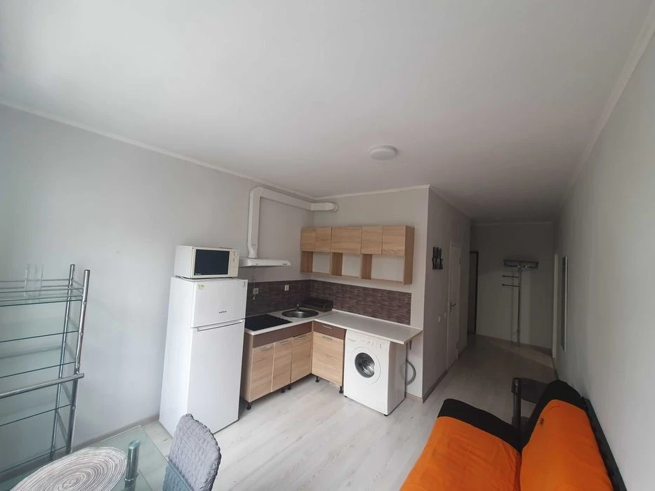 1к, Ахматової 22, метро Позняки 10хв. 41м2, генератор.