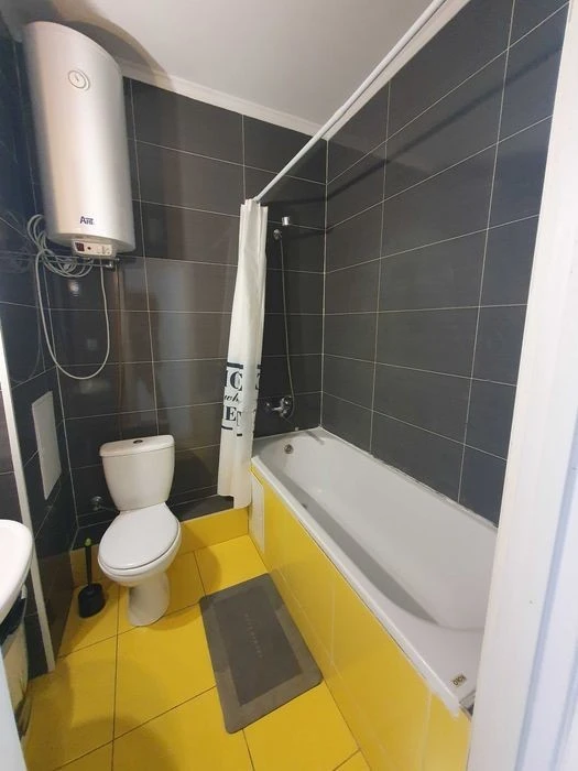 1к, Ахматової 22, метро Позняки 10хв. 41м2, генератор.