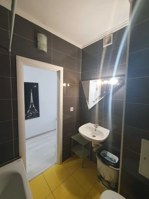 1к, Ахматової 22, метро Позняки 10хв. 41м2, генератор.