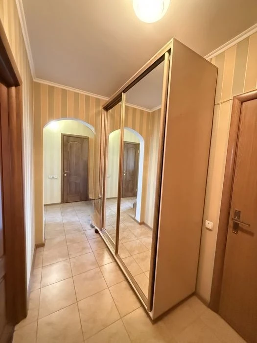 Без % 2 кімнатна квартира з ремонтом 10 хв до метро Миропіль