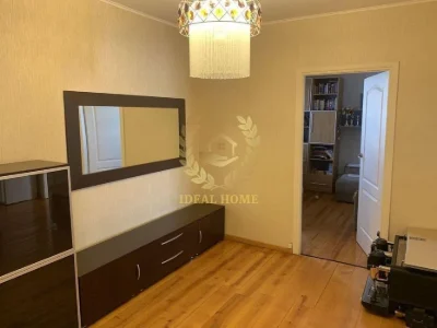 Продаж 3-кімнатної квартири на Оноре де Бальзака вул., Десня