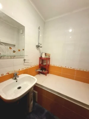 Продаж 2к. квартирі на Прорезній 13