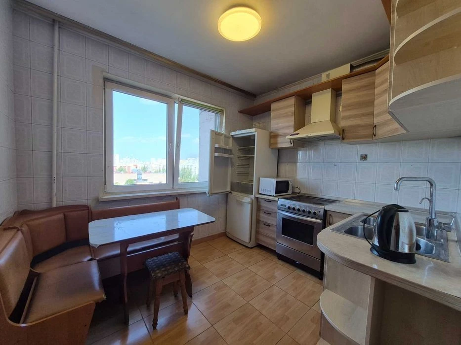 Продажа 3-х кім квартири пр. Червоної Калини, 14/13