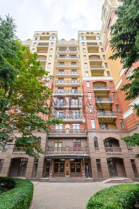 ЖК Ambassador House De Luxe-класу за адресою вул. Івана Фран