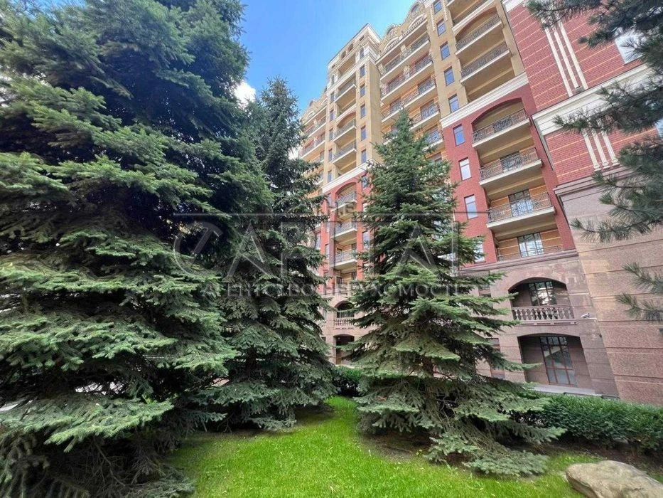 ЖК Ambassador House De Luxe-класу за адресою вул. Івана Фран
