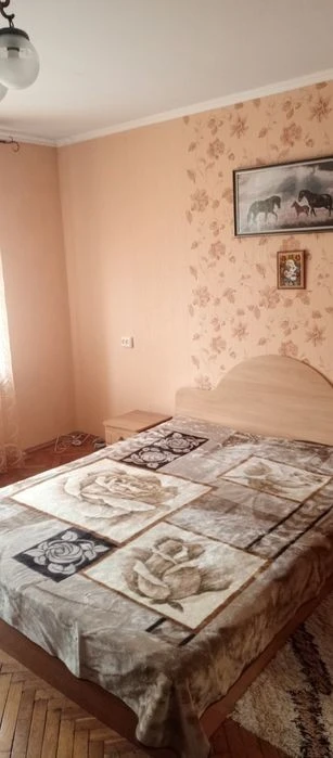 Д. Антіпова 4 (Славгородська), 7/9 пов. 55 кв. м. газ.
