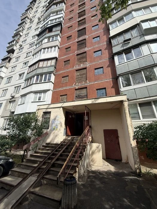Продаж 1-к пр. Академіка Корольова, 12Ж Булгакова