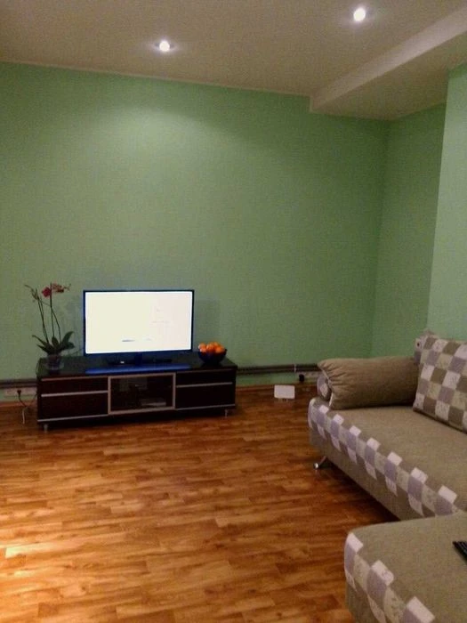 Selling a 3-room Stalin-era apartment with autonomous parking, Gosprom Prav Center