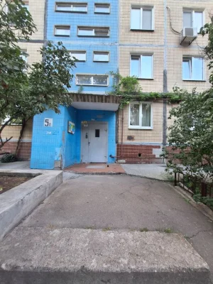 Продам 2ух ком Жм Покровский Коммунар 5п правый берег г.Днеп