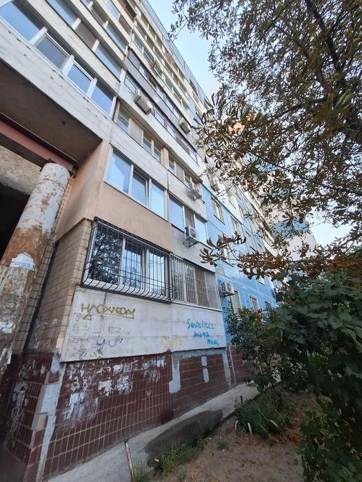 Продам 2ух ком Жм Покровский Коммунар 5п правый берег г.Днеп