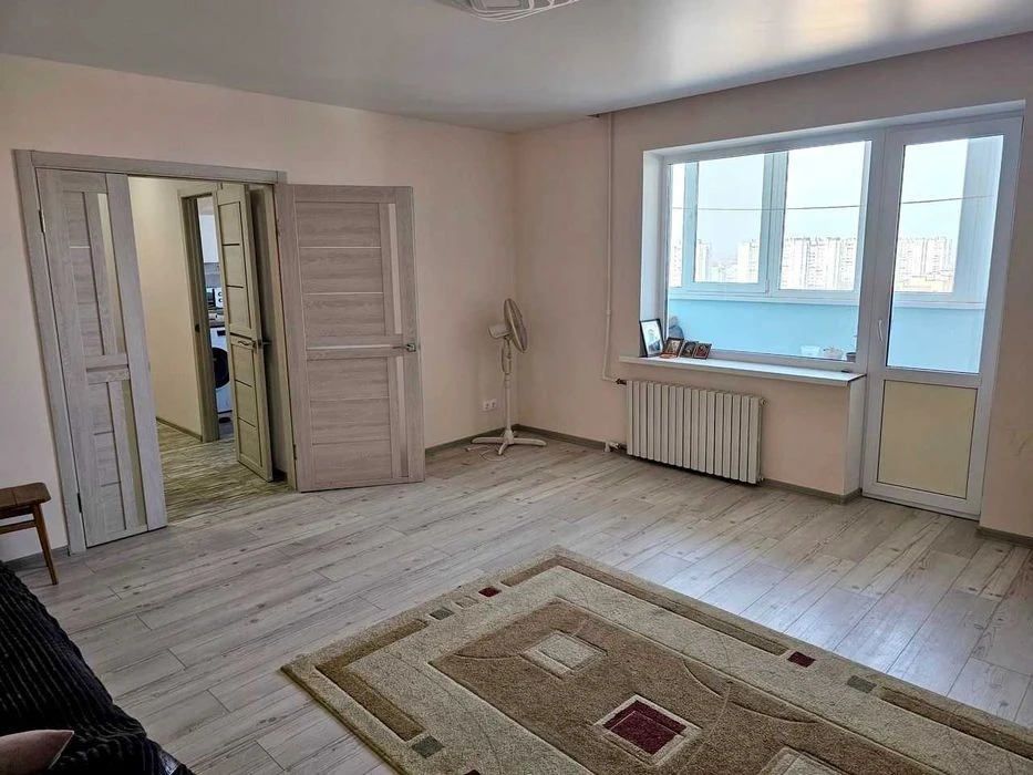 Продам 3-к квартиру (ленинградка 75 м2 ) на пр. Мира, Левобе