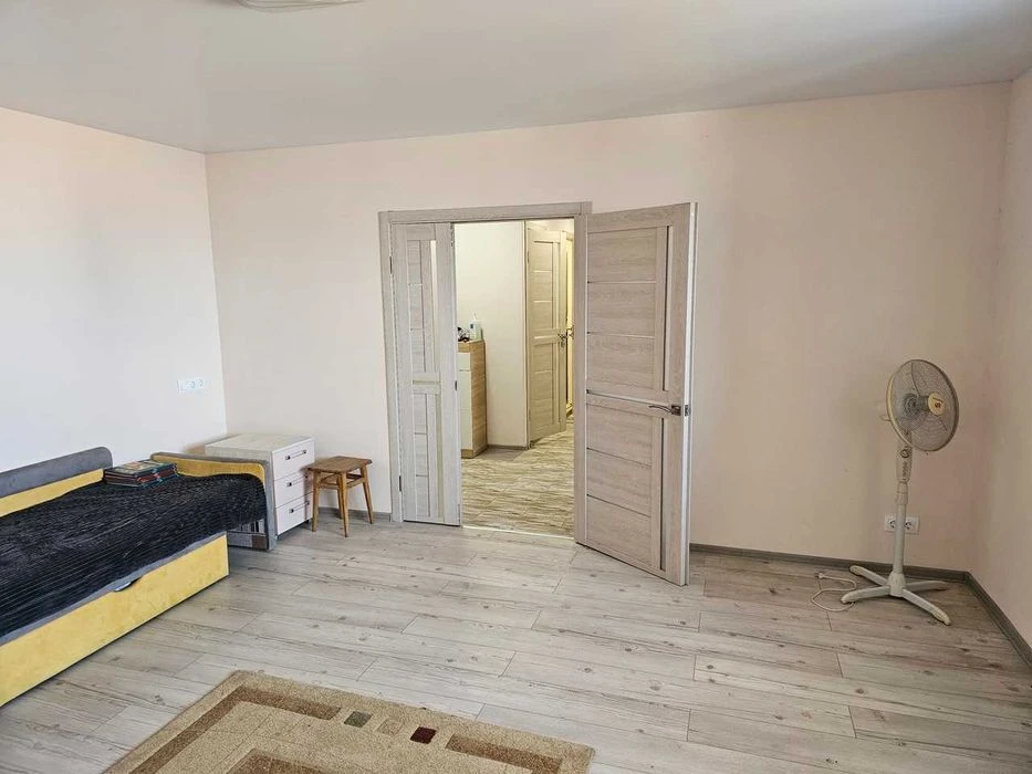 Продам 3-к квартиру (ленинградка 75 м2 ) на пр. Мира, Левобе