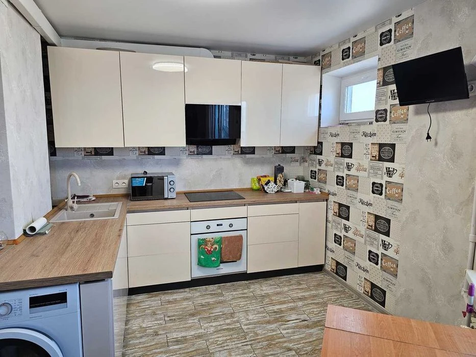 Продам 3-к квартиру (ленинградка 75 м2 ) на пр. Мира, Левобе