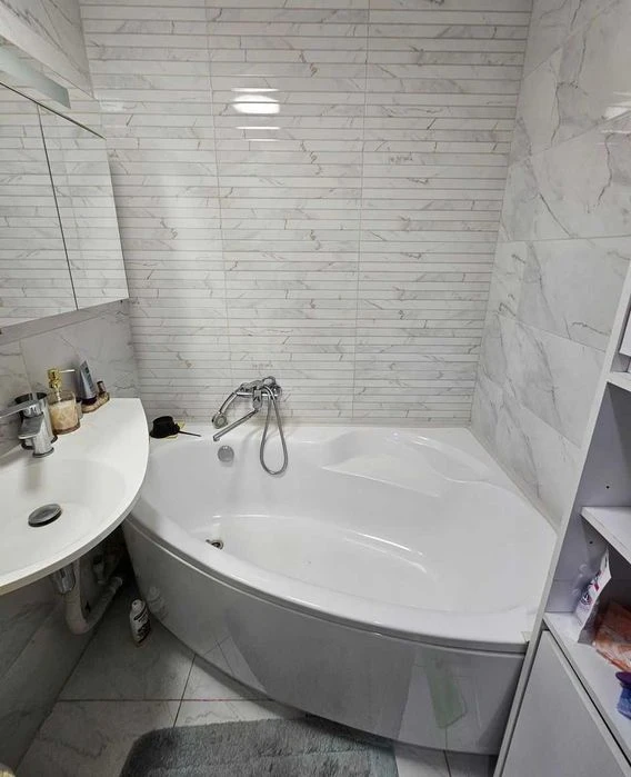 Продам 3-к квартиру (ленинградка 75 м2 ) на пр. Мира, Левобе