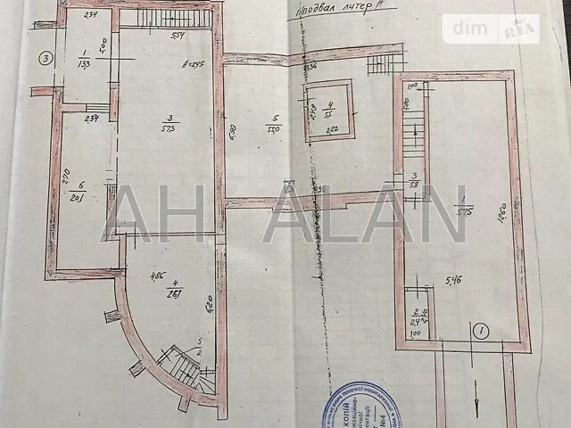 Продаж 3 поверхового будинку з ділянкою на 6 соток, 955 кв.