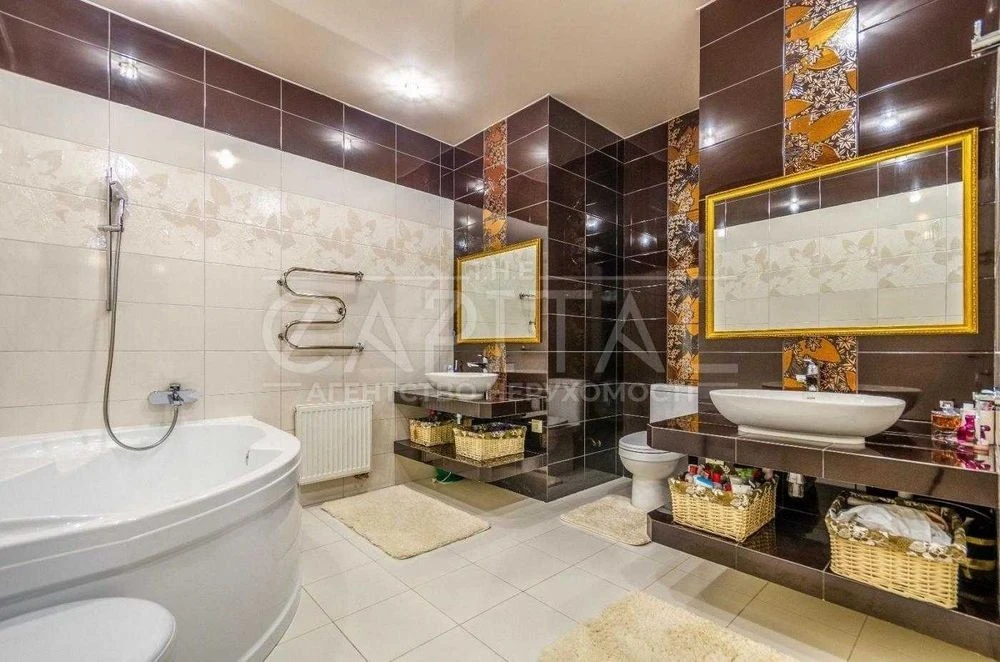 Продаж 2-поверхового будинку, загальною площею 245м2 м. Київ