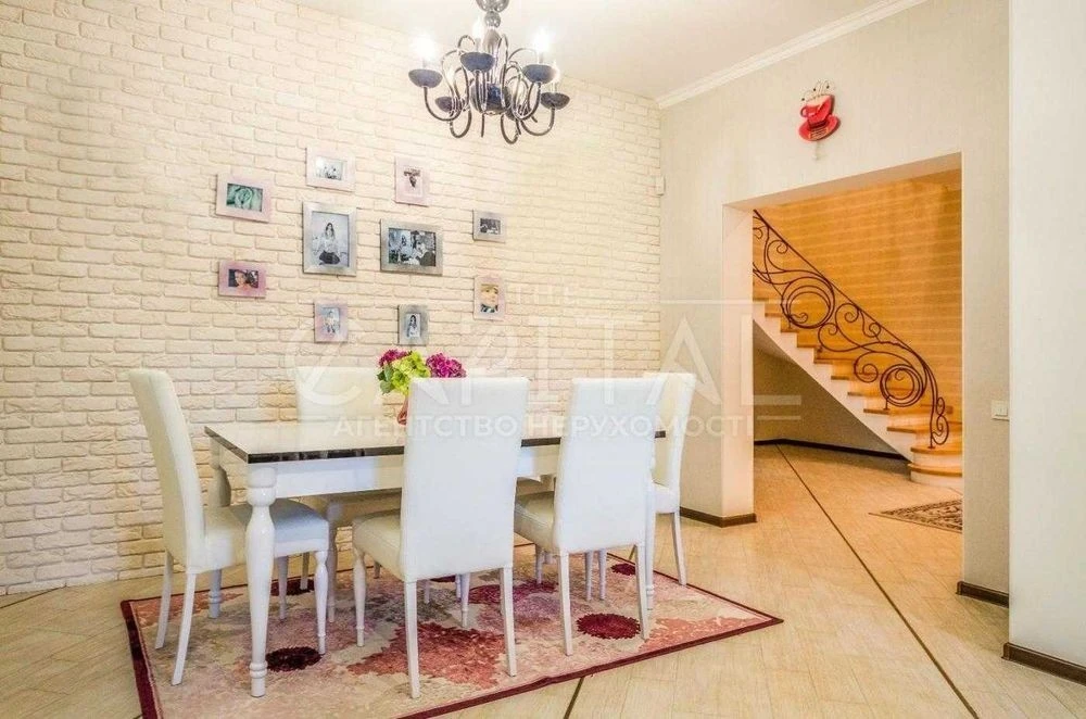 Продаж 2-поверхового будинку, загальною площею 245м2 м. Київ