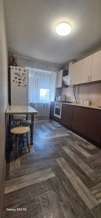 ПРОДАЖА 3-комнатной квартиры на среднем этаже